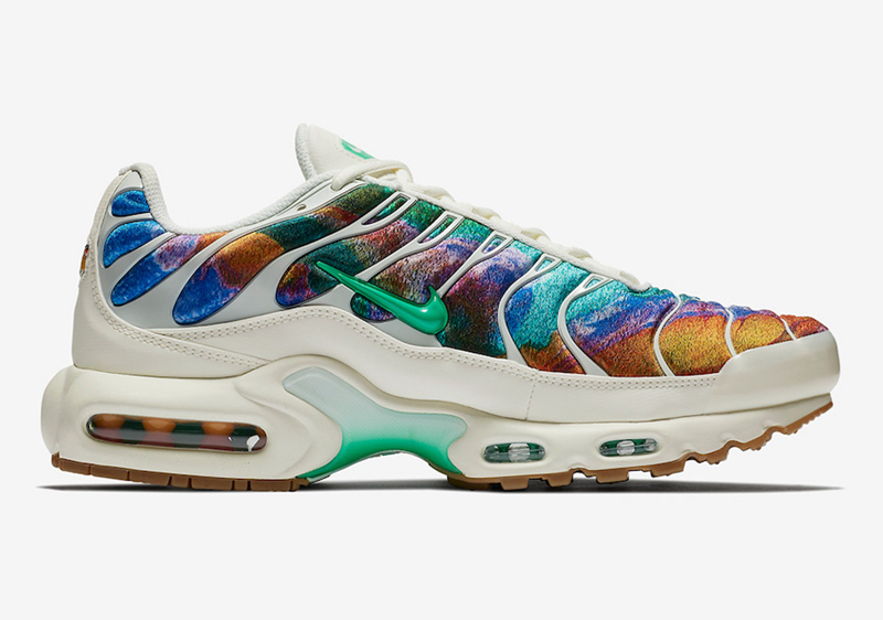 Nike,Air Max Plus,AR949-100,发售  炫彩星云！Nike Air Max Plus 全新配色登场