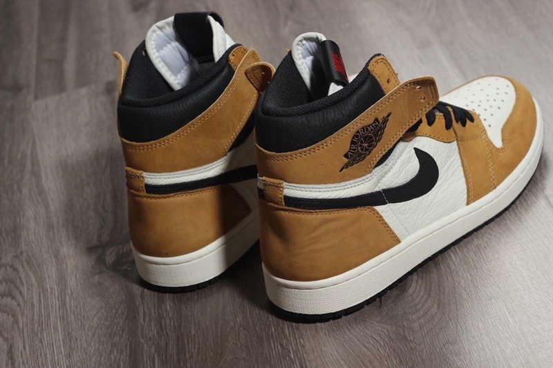 Air Jordan 1 “Rookie of the Year” 货号：555088-700