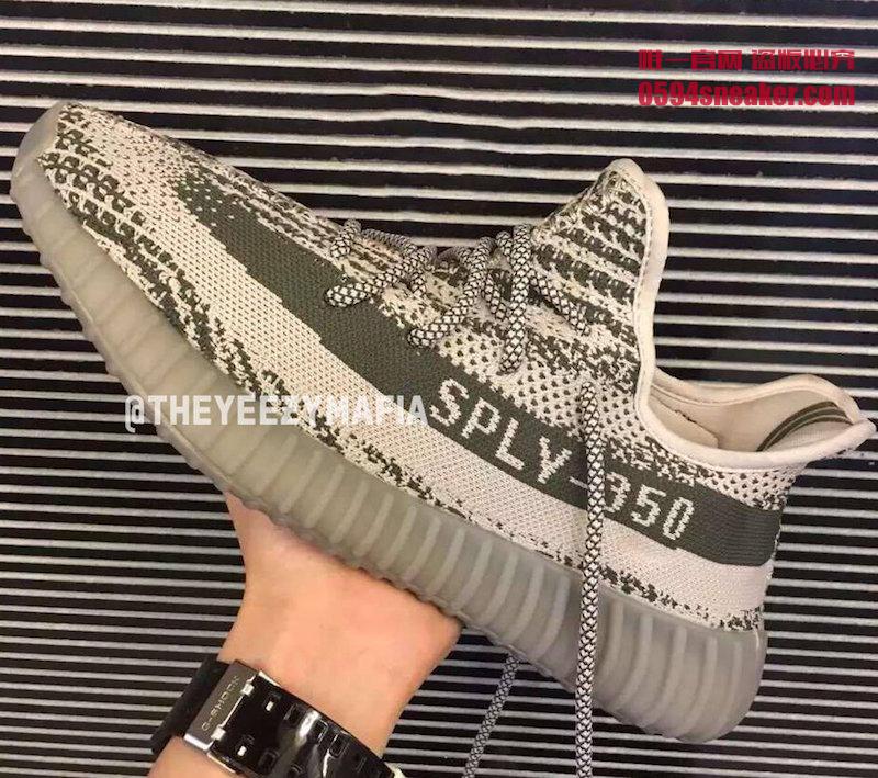 Yeezy 350 Boost,Yeezy Yeezy 350 Boost V2 “Turtle Dove” 夜光外底效果演示 Yeezy 350 Boost,Yeezy Yeezy 350 Boost V2 “Turtle Dove” 夜光外底效果演示