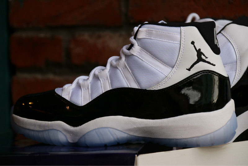 AJ11,Air Jordan 11  新老对比！年底 Air Jordan 11 “Concord” 是必买球鞋吗？