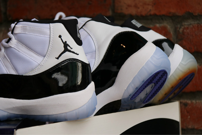 AJ11,Air Jordan 11  新老对比！年底 Air Jordan 11 “Concord” 是必买球鞋吗？