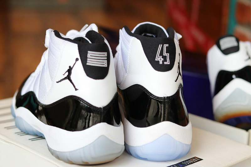 AJ11,Air Jordan 11  新老对比！年底 Air Jordan 11 “Concord” 是必买球鞋吗？