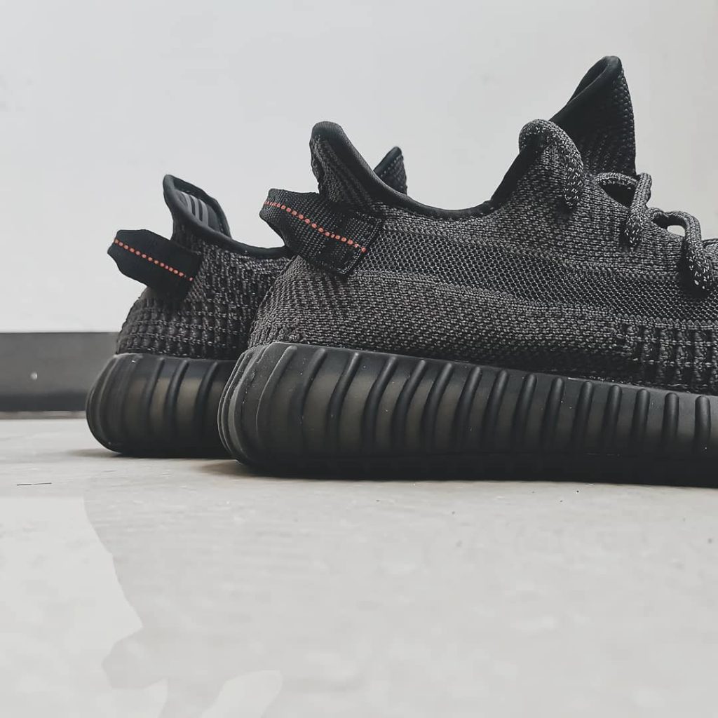 Adidas Yeezy 350 Boost V2 “Black” 货号：FU9161 东莞AJ售卖商