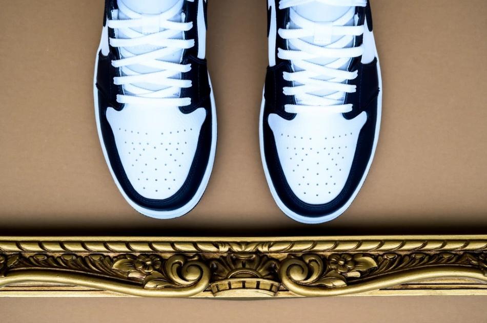 Air Jordan 1 Mid “ Obsidian” 货号 554724-174
