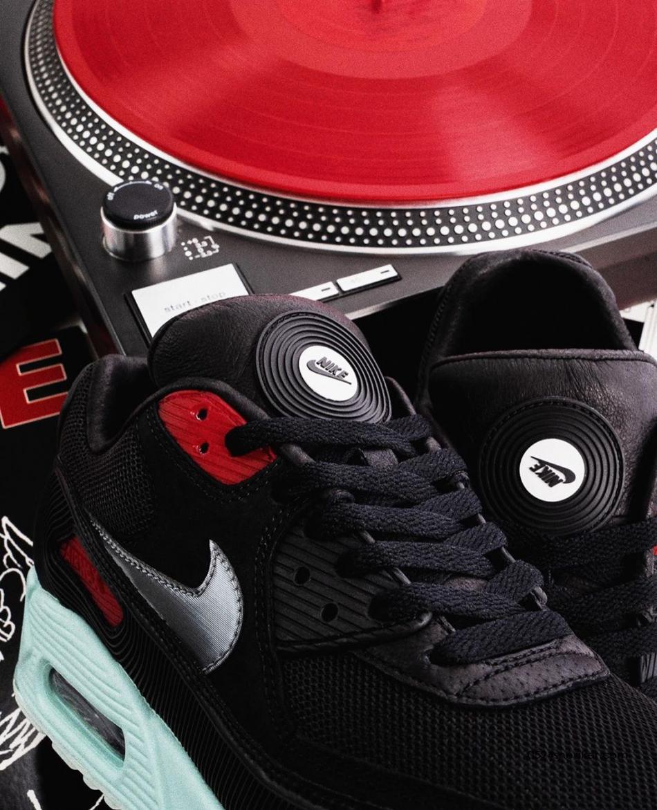 Nike Air Max 90 Premium “Vinyl” 黑胶主题，货号：CK0902-001