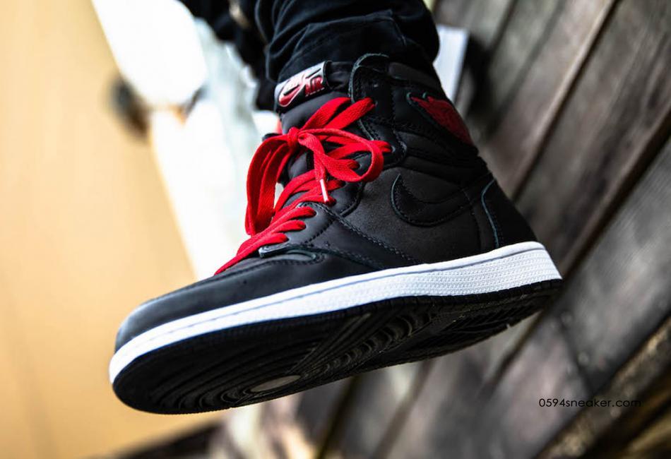 Air Jordan 1 “Black Satin” 黑丝绸，货号：555088-060