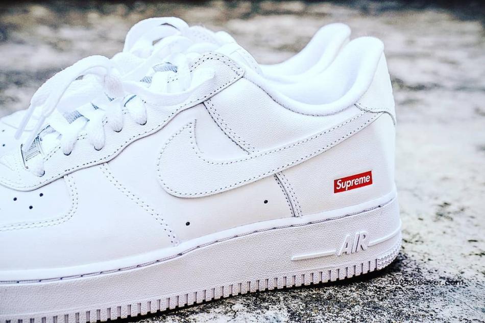 Supreme x Nike Air Force 1 Low 货号：CU9225-100 / CU9225-001