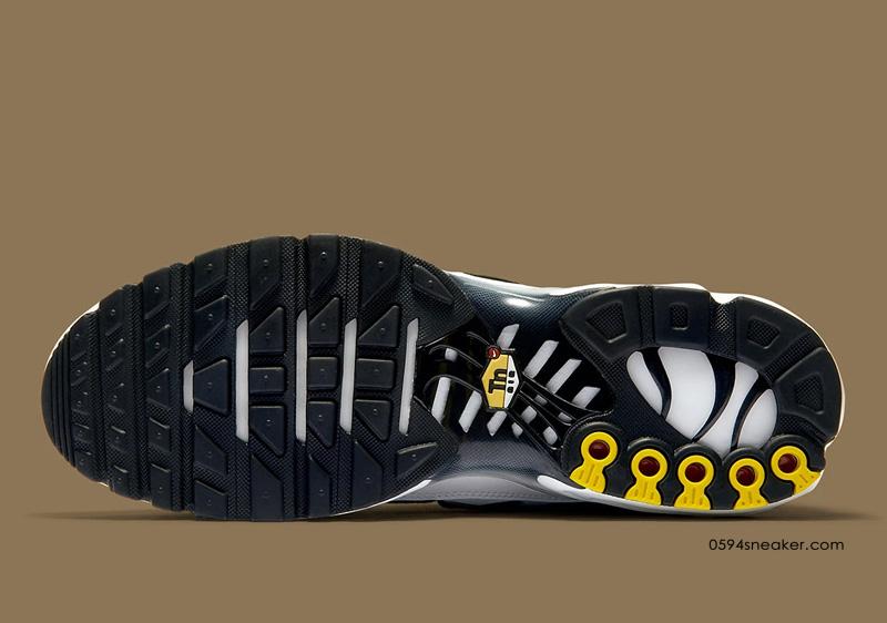 Nike Air Max Plus 货号：CT1094-102