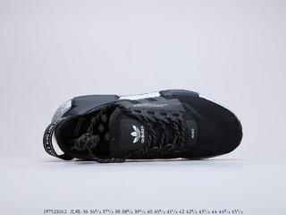 阿迪达斯NMD巴斯夫跑步鞋 Adidas NMD R1 3M 货号：FW540