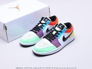 Air Jordan 1 Low 乔丹一代低帮彩色拼接主题，货号：CZ3572 104