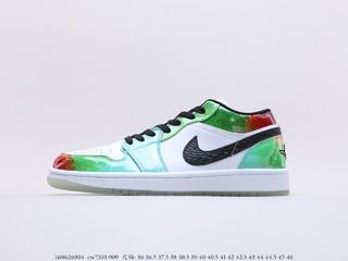 Air Jordan 1 Low Multicolor “星云 ”，货号：CW7310-909