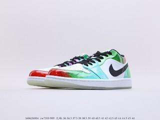 Air Jordan 1 Low Multicolor “星云 ”，货号：CW7310-909