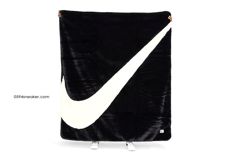 Nike Sportswear 女子夹克：CU6559-010、毛毯Plush：CZ4549-010