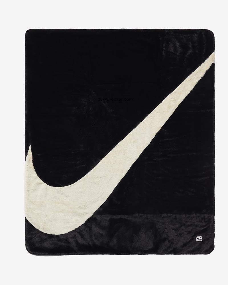 Nike Sportswear 女子夹克：CU6559-010、毛毯Plush：CZ4549-010