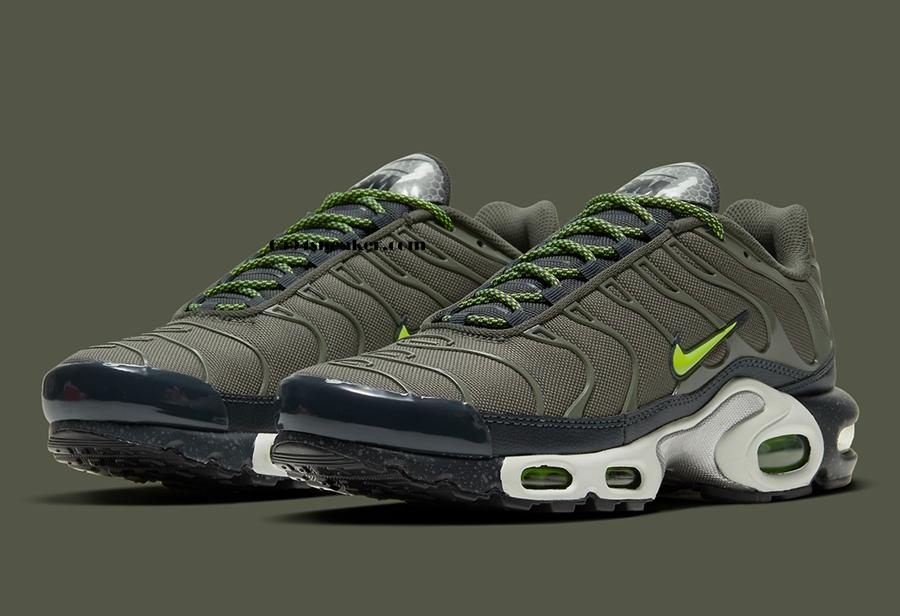 Nike Air Max Plus 货号：DB4609-300