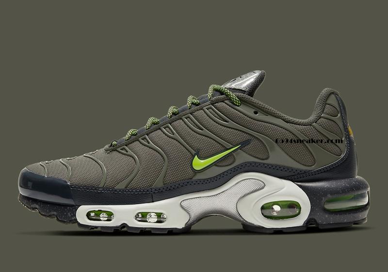 Nike Air Max Plus 货号：DB4609-300