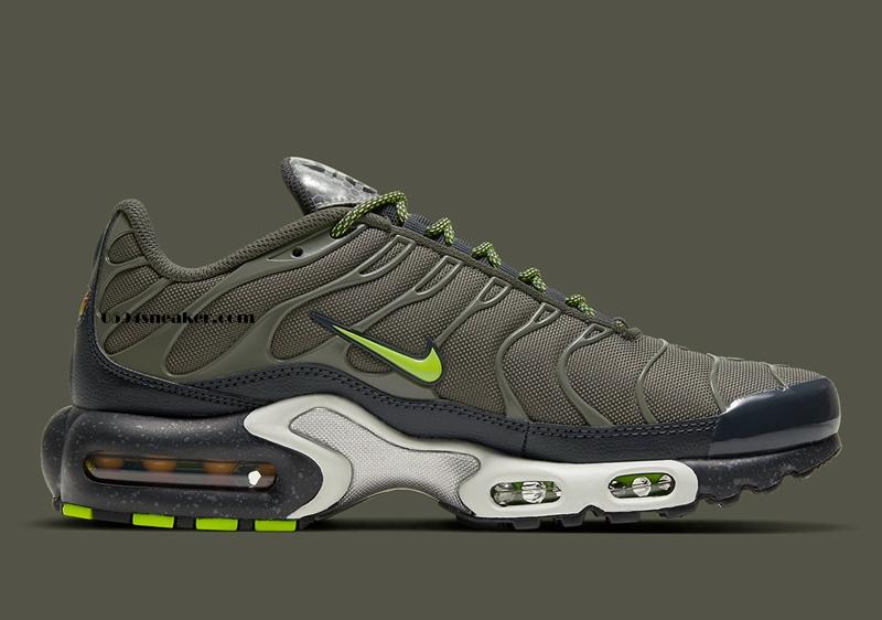 Nike Air Max Plus 货号：DB4609-300