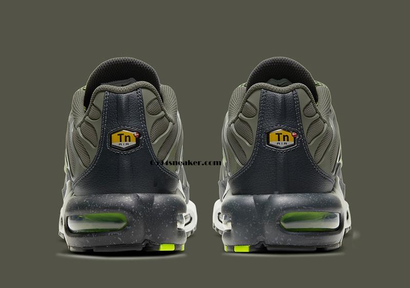 Nike Air Max Plus 货号：DB4609-300