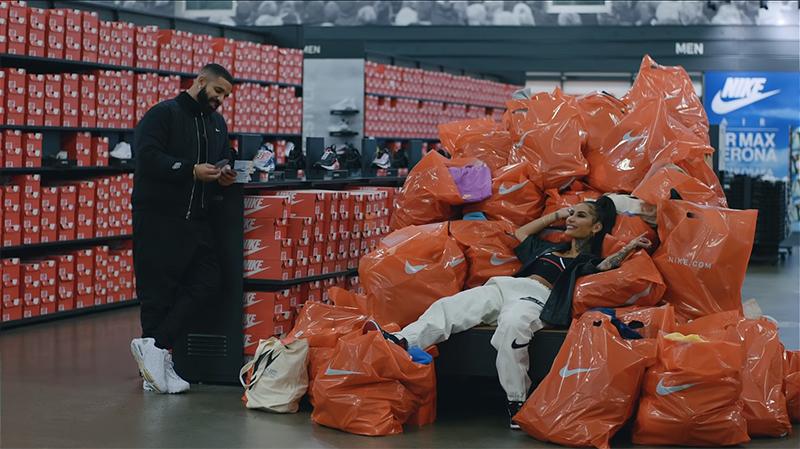 Drake x Nike 全新联名官宣，服装、球鞋都有