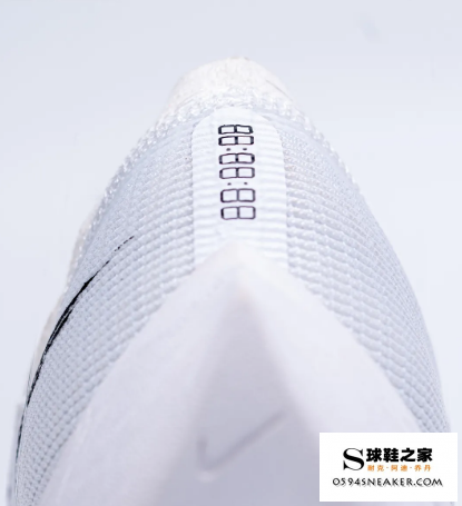 Nike Vaporfly NEXT%2 代开箱测评，二代和一代有什么区别？