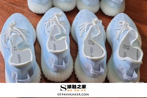 阿迪达斯 Yeezy 350 三款全新配色椰子鞋发售，来看看你最喜欢哪一款