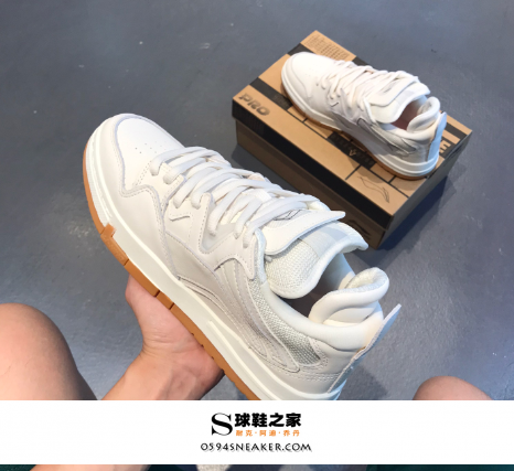 How to clean yellow white shoes most effectively? How to open and use white shoe cleaner.